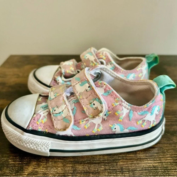 Converse| 5T Pink Unicorn Double Strap Low Top Baby Sneakers - Picture 3 of 6